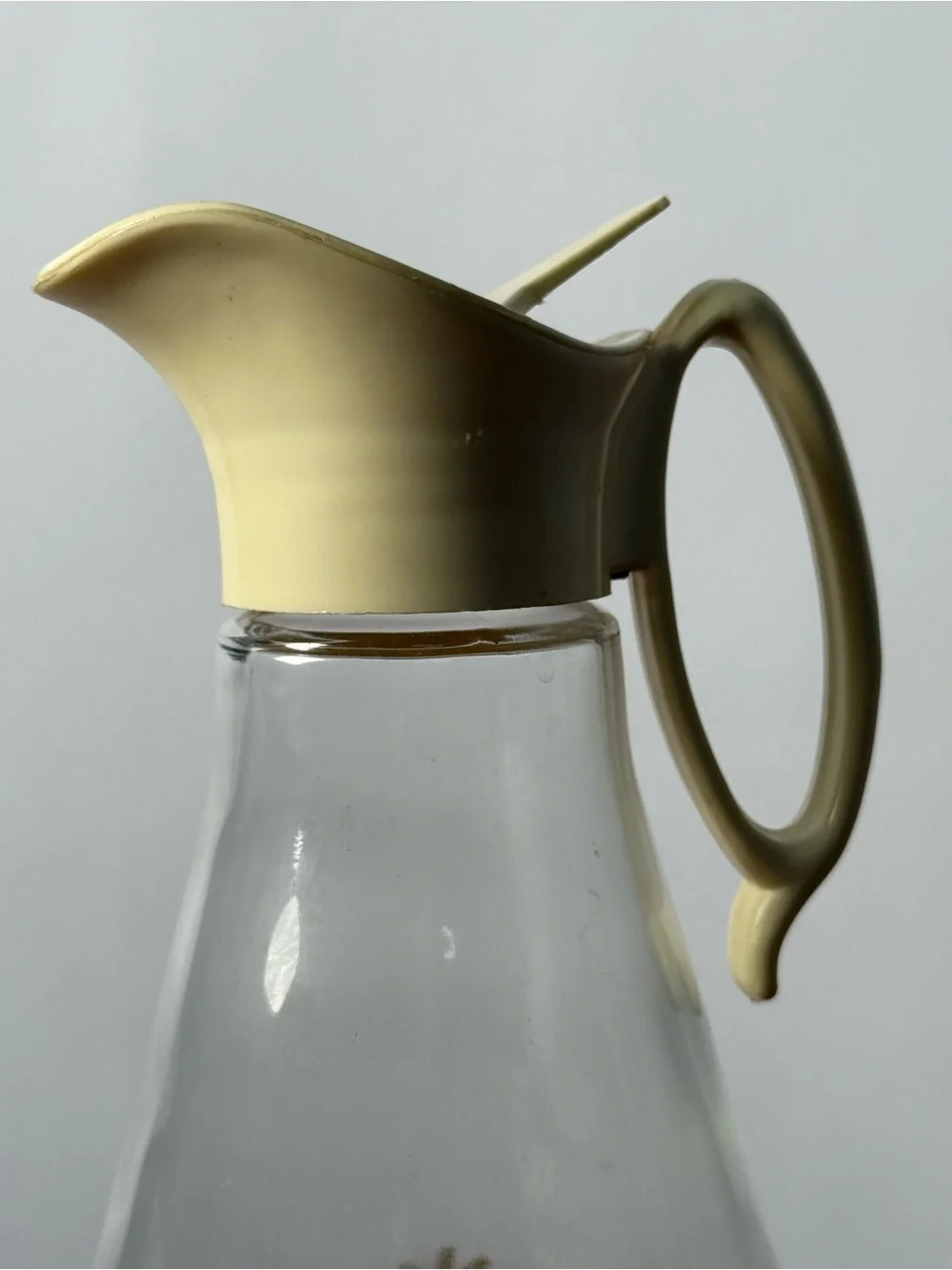Vintage Pyrex Log Cabin Syrup Glass Pitcher with Cream Top and Gold Starburst
